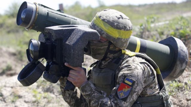 Ukrainian soldier with American ATGM "Javelin"